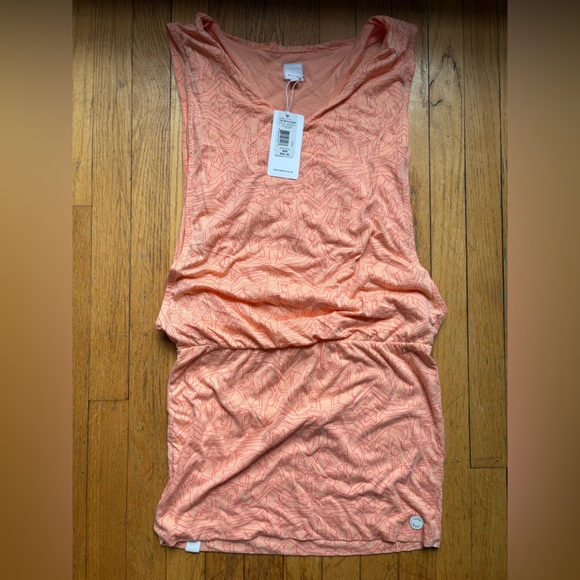 Bench dress - Picture 1 of 9